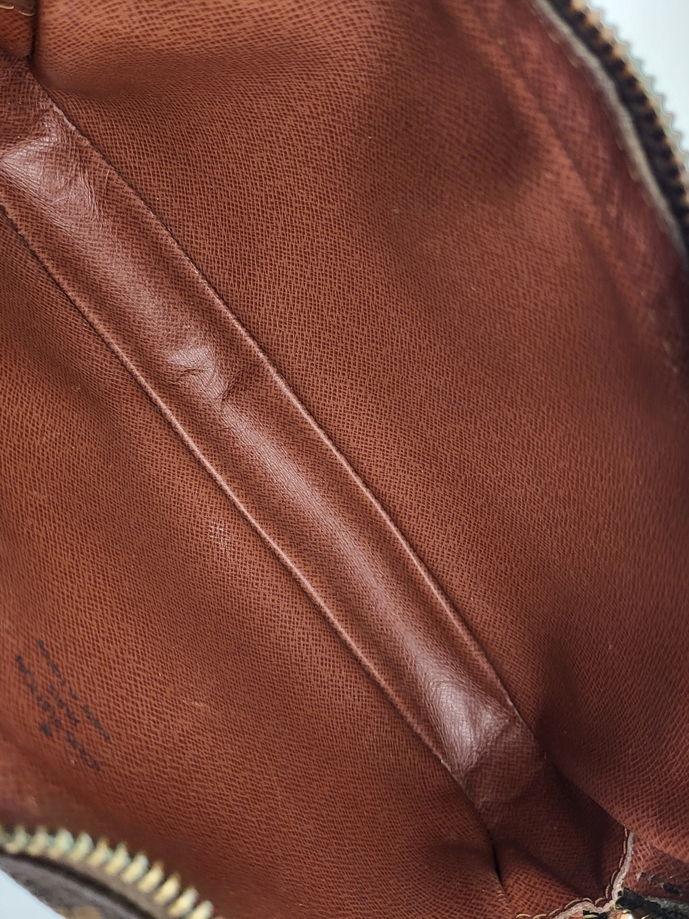 LOUIS VUITTON
Monogram Pochette Marly Bandouliere Crossbody..Authentic. - Picture 8 of 16
